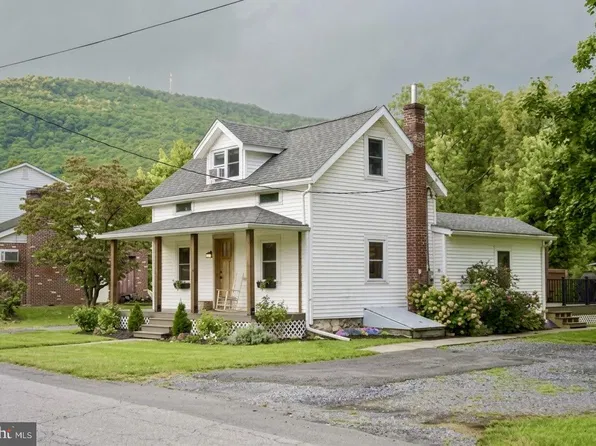 145 N Derry Ave, Yeagertown, PA 17099