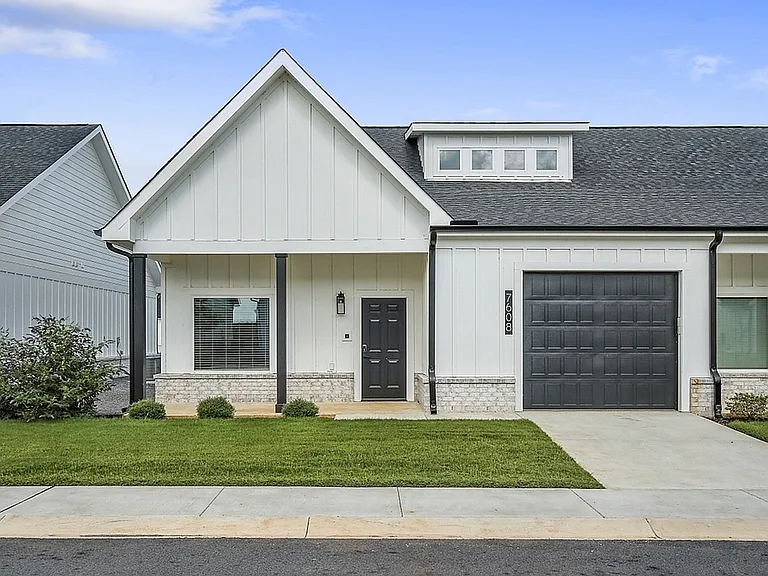 Villas at Capital Twenty — Photo 18