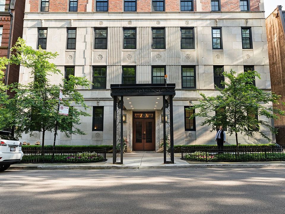 1st image of 73 E Elm St APT 9D