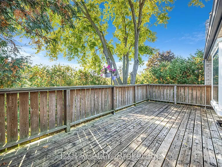 63 Wheatfield Cres — Photo 16