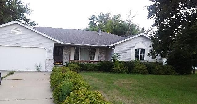 1st image of 213 E Division St