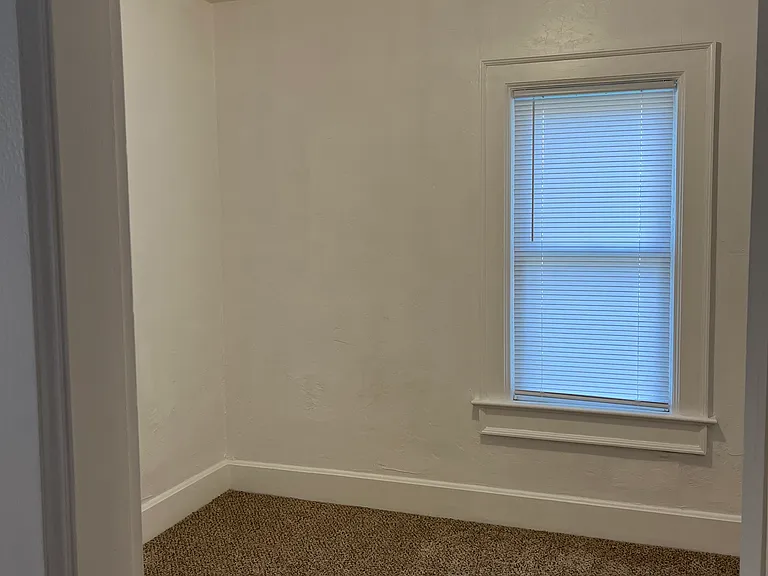 1140 Lawe St #L — Photo 8