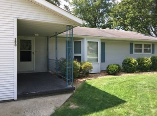 103 Clayton Dr, Watseka, IL 60970