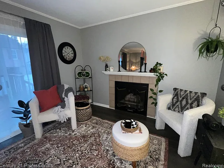 95 Walnut Blvd — Photo 8