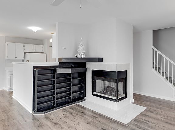 5th image of 692 Fieldcrest Dr Unit A