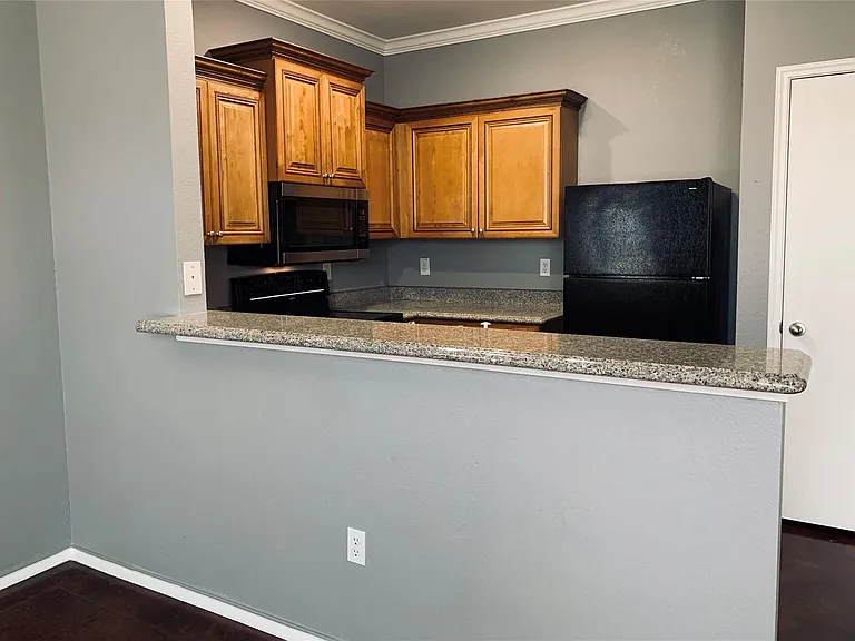 2304 Aldergate Dr — Photo 3