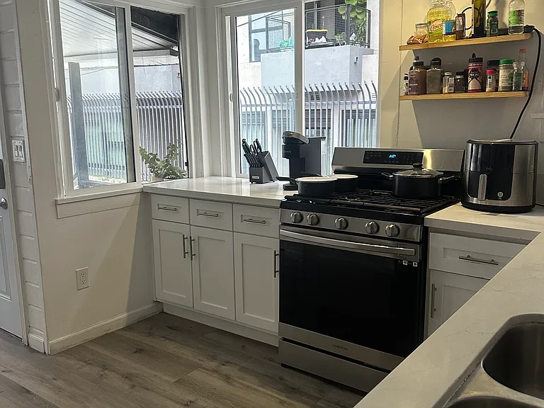 6136 Carlos Ave — Photo 18