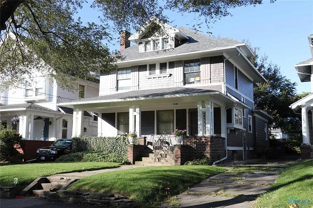 2841 Parkwood Ave photo 1