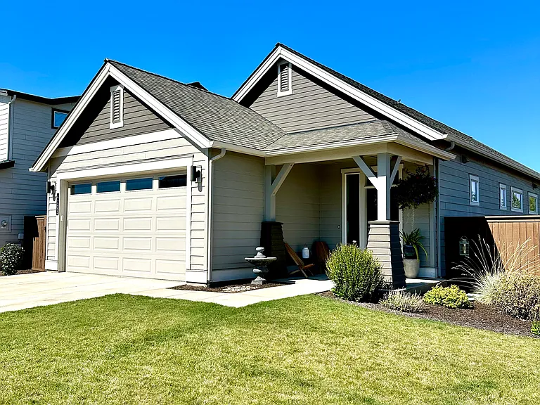 4703 SW Badger Creek Dr — Photo 1