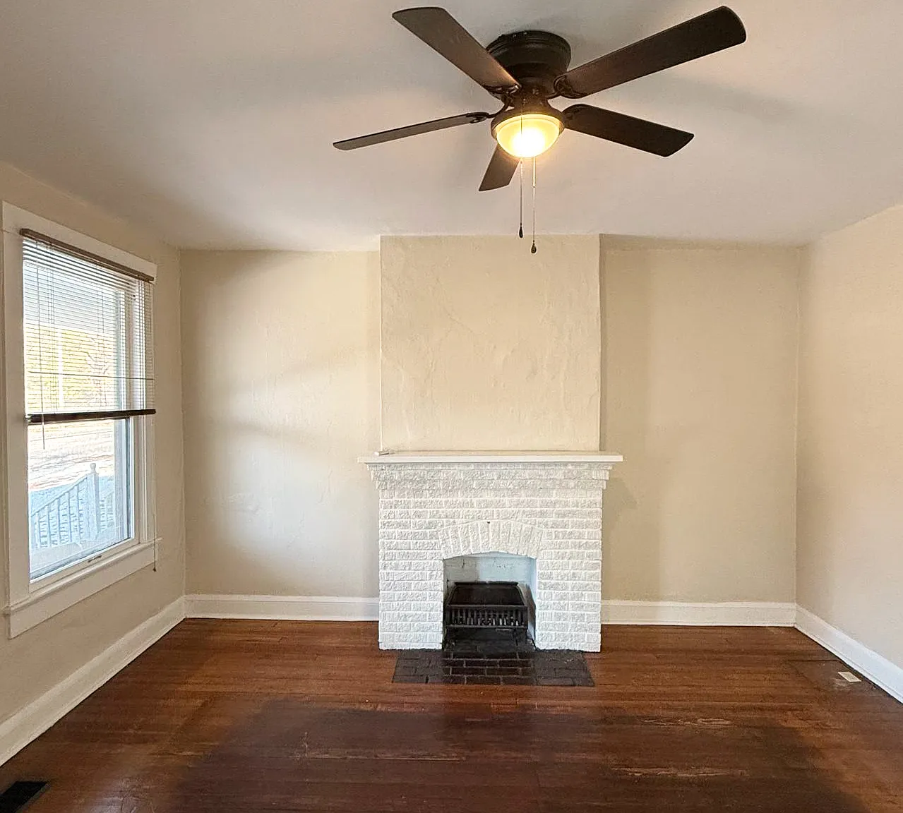 1114 Main St — Photo 3