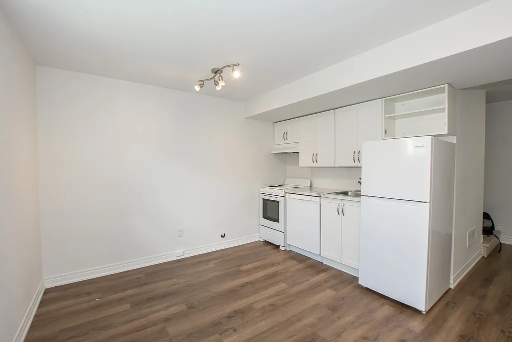 36 Viger Drive - B — Photo 3