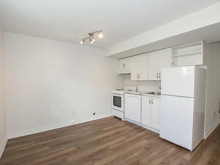 36 Viger Dr #B — Photo 3