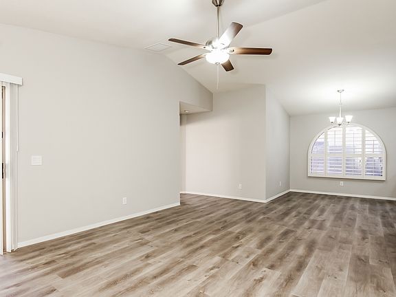 3rd image of 20929 N 37th Pl