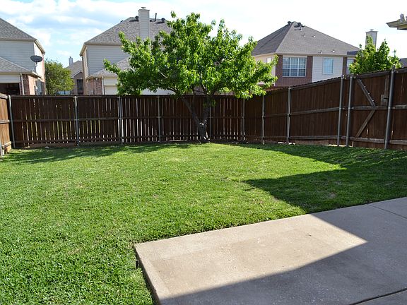 4th image of 2440 Deer Horn Dr