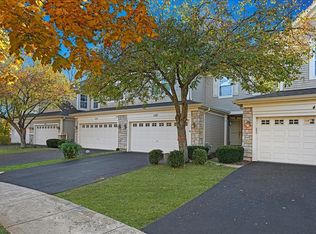 480 Vaughn Cir, Aurora, IL 60502