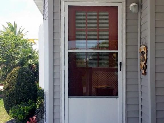 5th image of 600 Oleander Cir