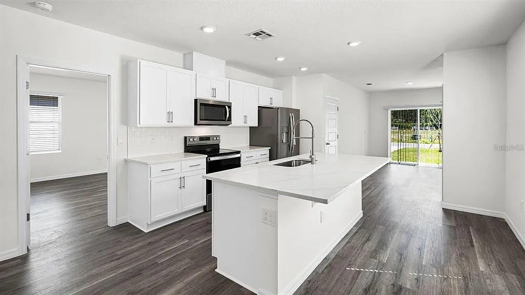 3 bed, 2.0 bath, 1593 sqft, $1,800 — Photo 4