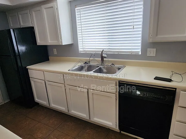 3031 N Civic Center Plz #109 — Photo 8
