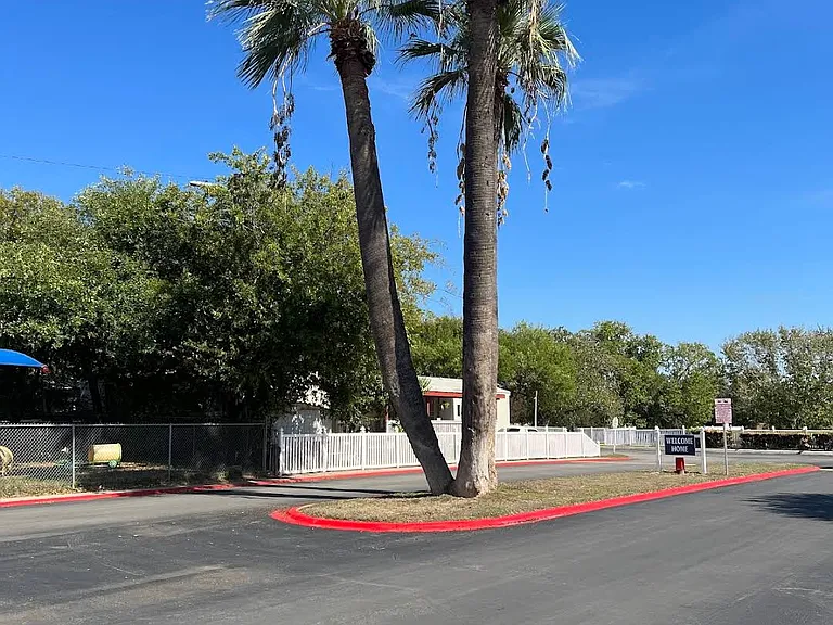 7600 W Military Dr — Photo 6