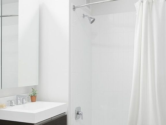 3rd image of 2830 Jackson Ave APT 27A