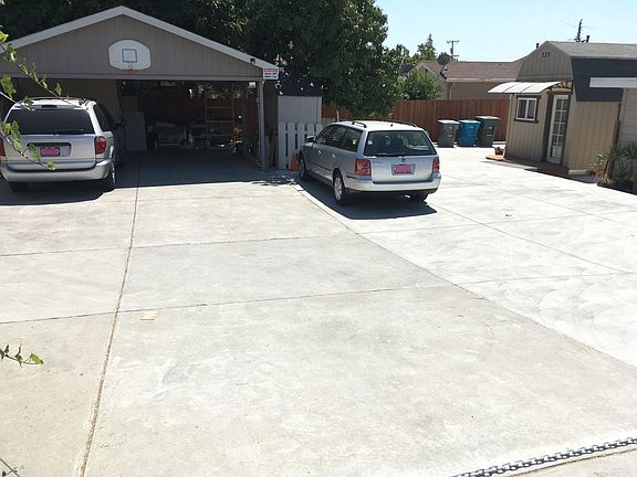 4th image of 296 N Claremont Ave