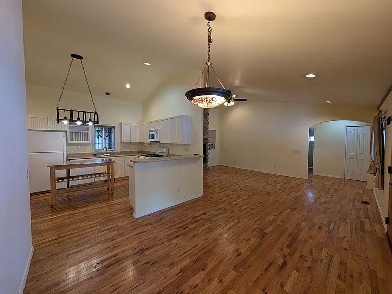 224 Capitan Cir — Photo 14