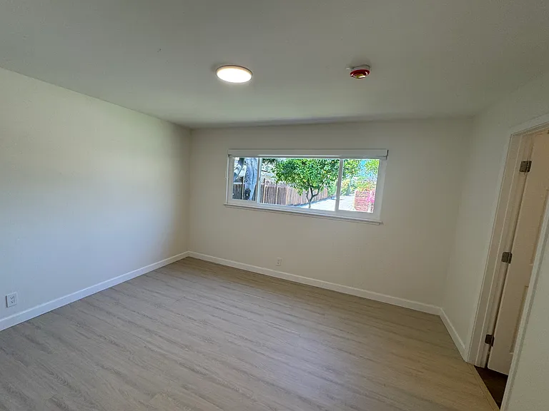 1126 Steinway Ave — Photo 11