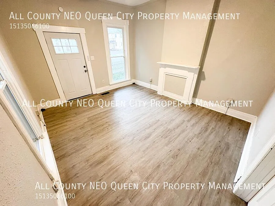 1-Bedroom Duplex with Spacious Living Area! — Photo 4