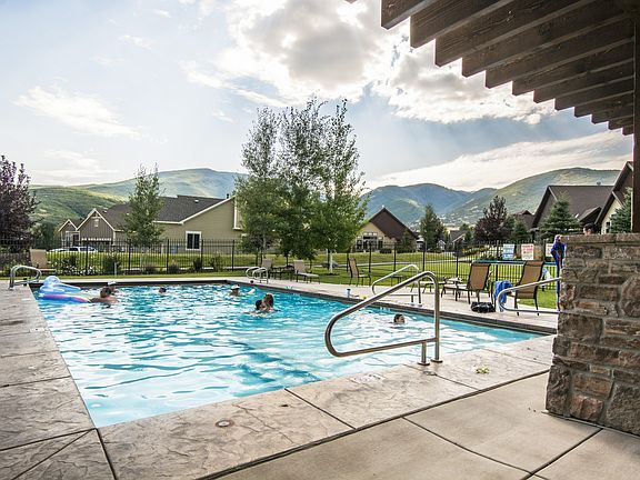 Gorgeous Pool Area