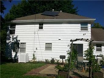 2nd image of 9813 Winslow Pl