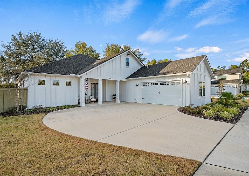 1st image of 1068 SW 120th Dr