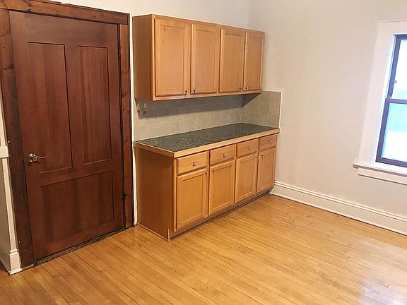 3rd image of 344 E Rosedale Ave