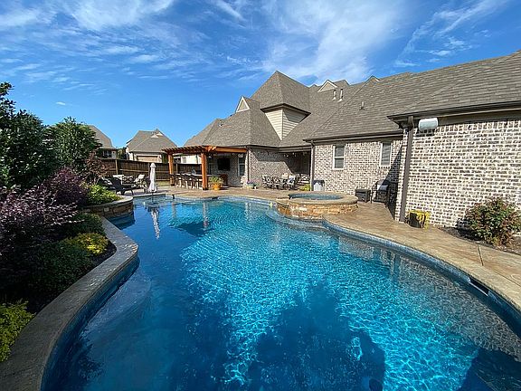 2nd image of 10087 Carly Dr