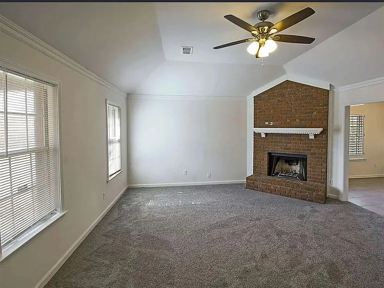9440 Kaki Ln — Photo 2