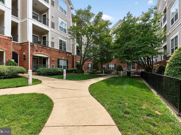 4854 Eisenhower Ave Unit 249, Alexandria, VA 22304