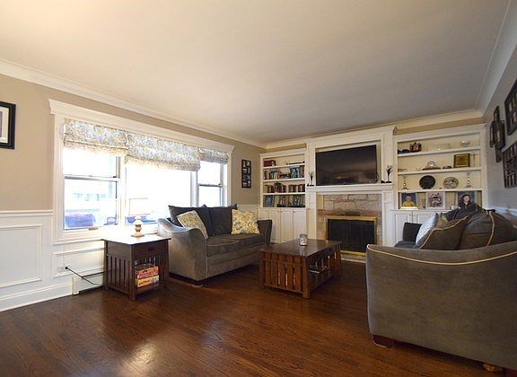 3rd image of 9709 S Hamlin Ave