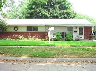 32164 Saint Annes Dr E, Warren, MI 48092