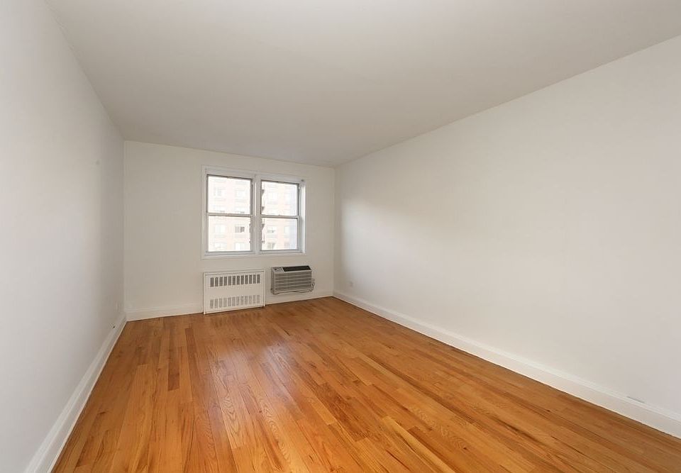 1st image of 77 W 15th St #403