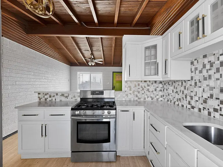 6203 Trowbridge Dr — Photo 15