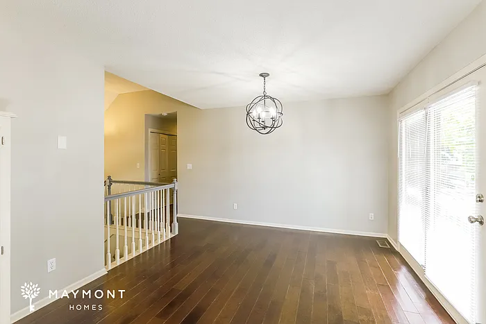910 Maple St — Photo 8