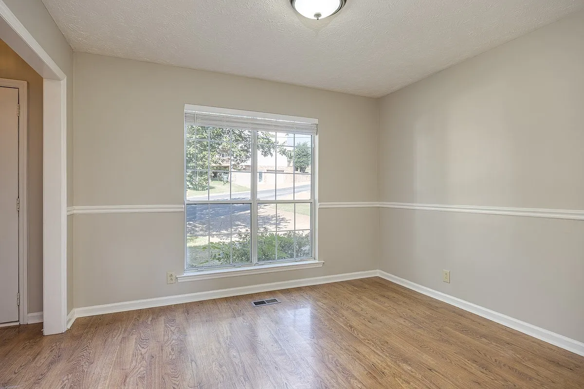 3 bed, 2.5 bath, 1900 sqft, $2,250 — Photo 3