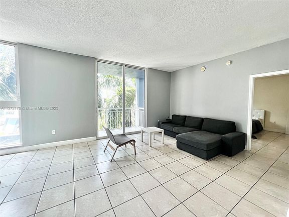 2nd image of 275 NE 18th St APT 305