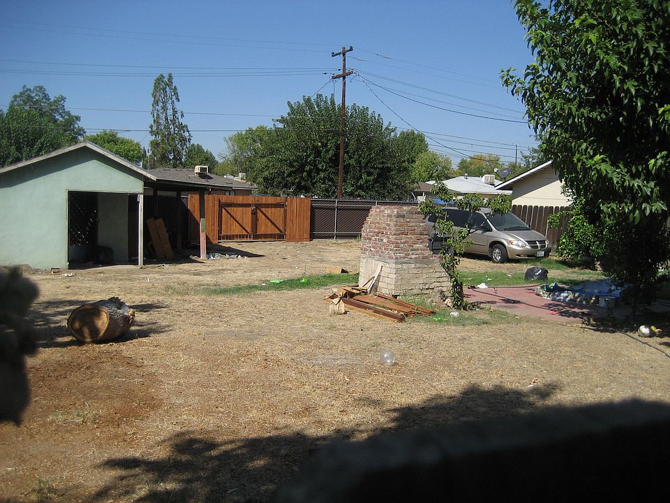2nd image of 418 Rotan Ave
