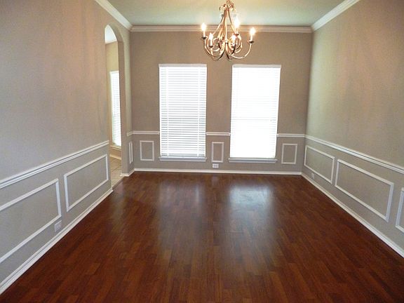 4th image of 239 Willow Grove Dr
