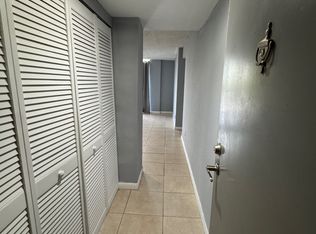 2000 NE 135th St APT 410, Miami, FL 33181