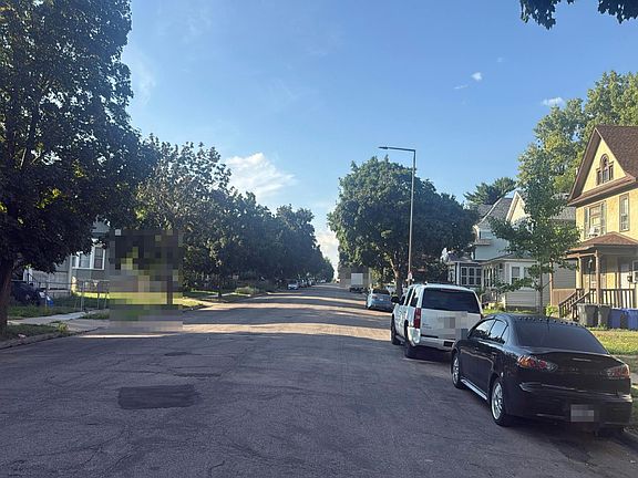5th image of 955 Burr St