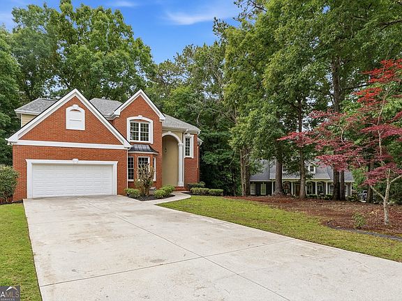 3rd image of 6018 Vicksburg Ct