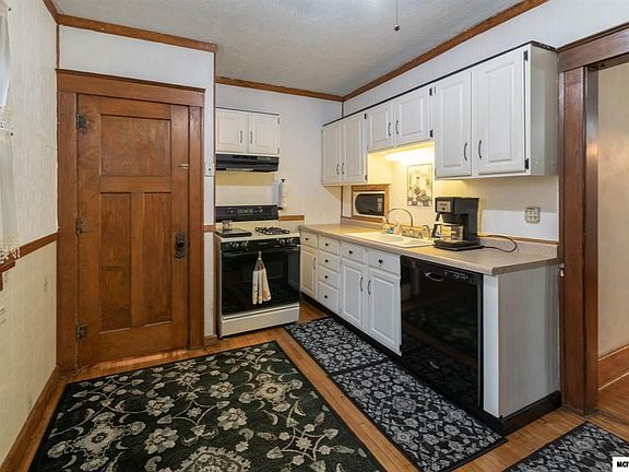 4th image of 741 10th St NE