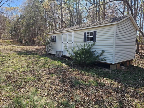3rd image of 1040 Barger Rd