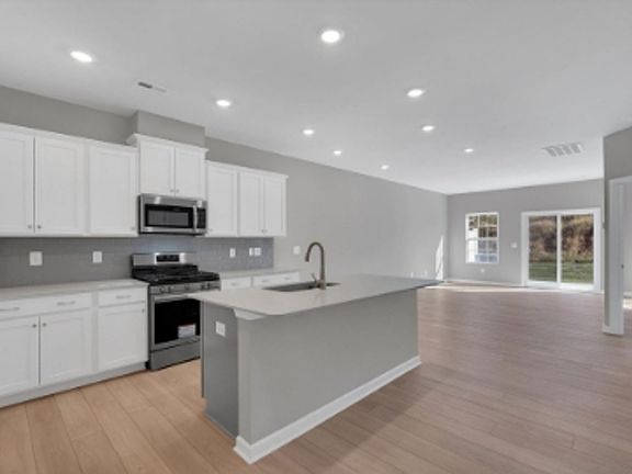 5th image of 40 Fernhill Ln